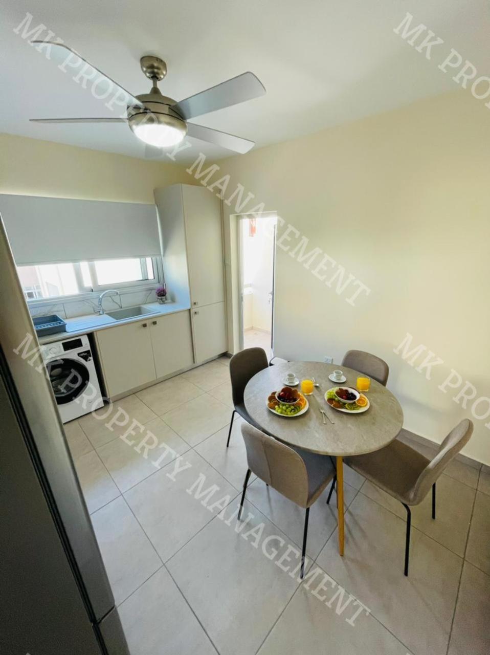 Milos City Center Apts No.34 Larnaca Bagian luar foto